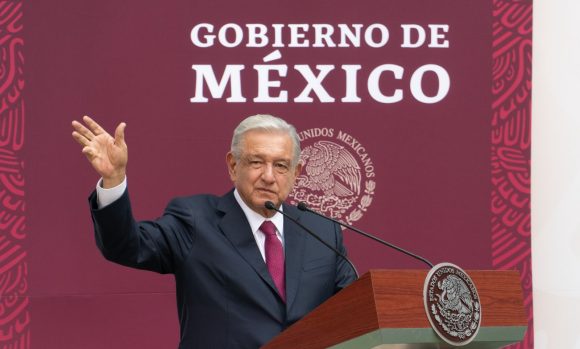 “Apoyemos la paz y fraternidad universal”: AMLO tras ataque de Irán a Israel