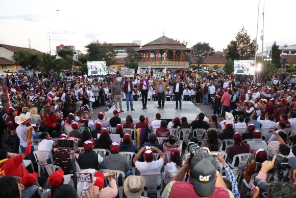 Armenta se compromete a rehabilitar carreteras de la Sierra Norte y Nororiental