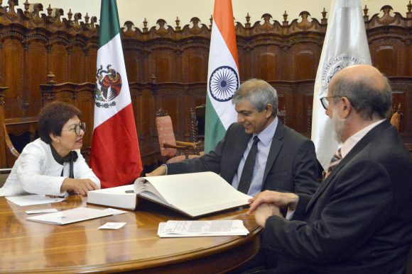 Rectora María Lilia Cedillo Ramírez se reúne con embajador de India en México