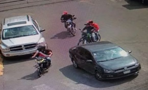 GL-LoqAW4AABKVL Asesinan a Fernando Fernández García, ex alcalde priista de Ixtapaluca