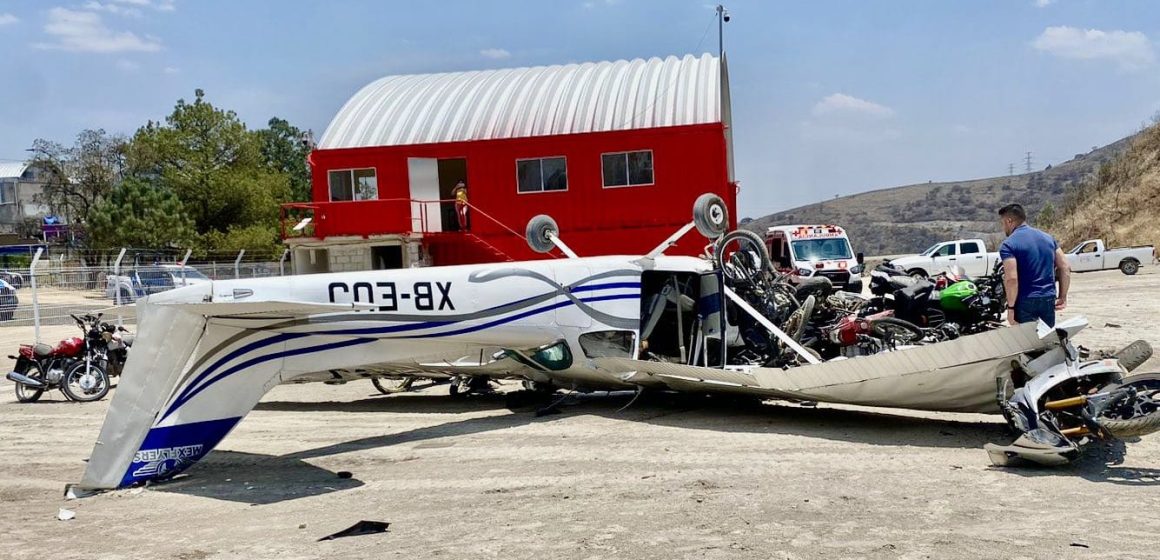 Se desploma avioneta en Atizapán; hay tres lesionados