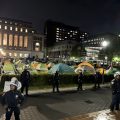 La policía de Nueva York desaloja a estudiantes de la Universidad de Columbia