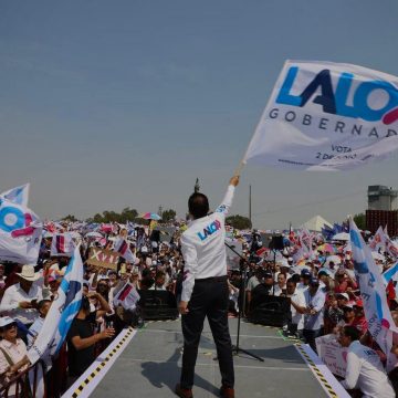 Lalo Rivera inicia su campaña ante más de 20 mil personas