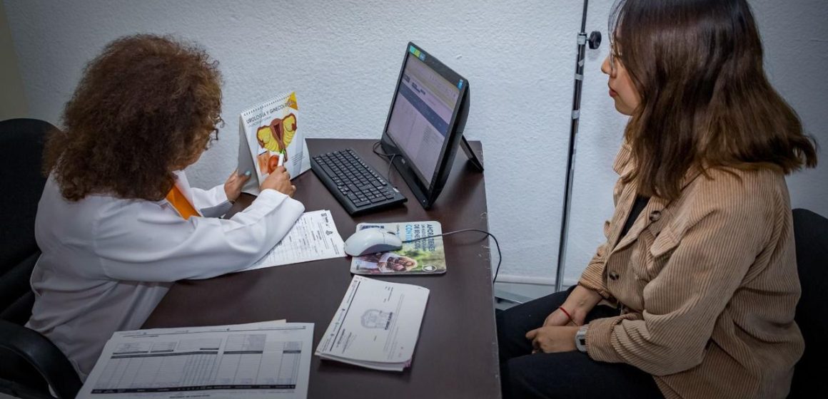 Ofrecen servicios ginecológicos gratuitos en Puebla
