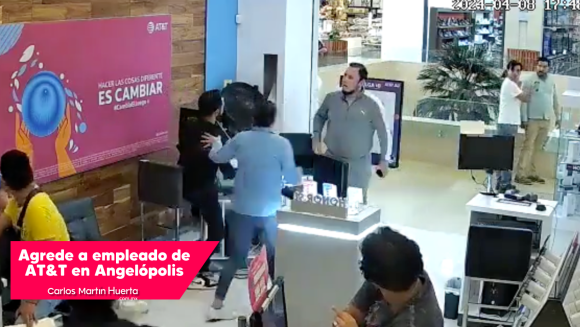 VIDEO Hombre golpea a empleado de  AT&T en Angelópolis