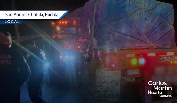 Recuperan tractocamión robado en San Andrés Cholula