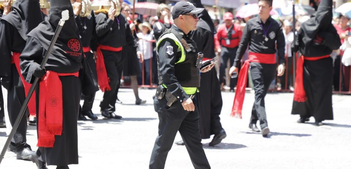 Saldo blanco durante la Procesión de Viernes Santo