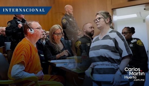 Sentencian a padres del autor de tiroteo escolar en Michigan