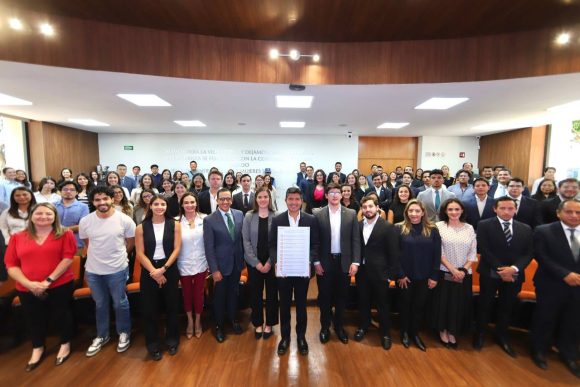 Luchen por sus sueños: Lalo Rivera a universitarios de la Anáhuac