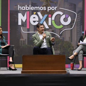 Armenta dialoga con jóvenes de la UPAEP en el conversatorio “Hablemos por México”