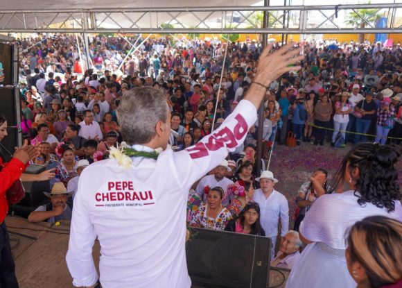 Pepe Chedraui visita la junta auxiliar La Resurrección