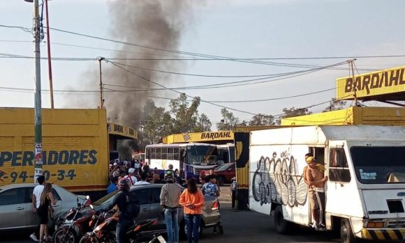  Confirman tres personas muertas por desplome de helicóptero en Coyoacán