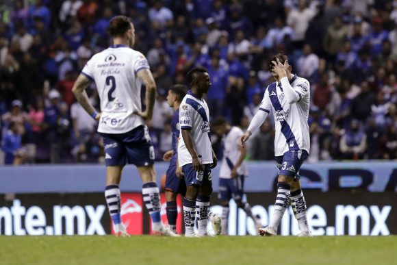 Club Puebla anuncia primeras bajas      