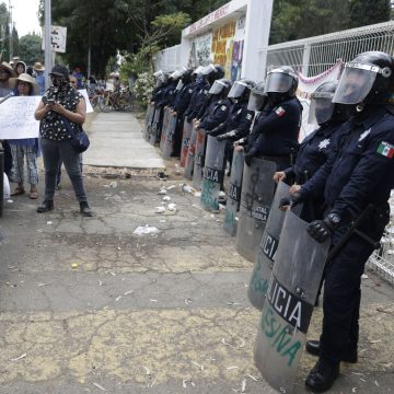 Manifestantes se retiran de la mesa de dialogo con autoridades; demandan cierre de relleno sanitario en Calpan