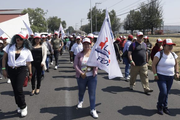 Agremiados a la CSR marcharon en la ciudad de Puebla para conmemorar el Día del Trabajo