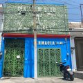 Prenden fuego a fachadas y puertas de dos clínicas en Izúcar de Matamoros