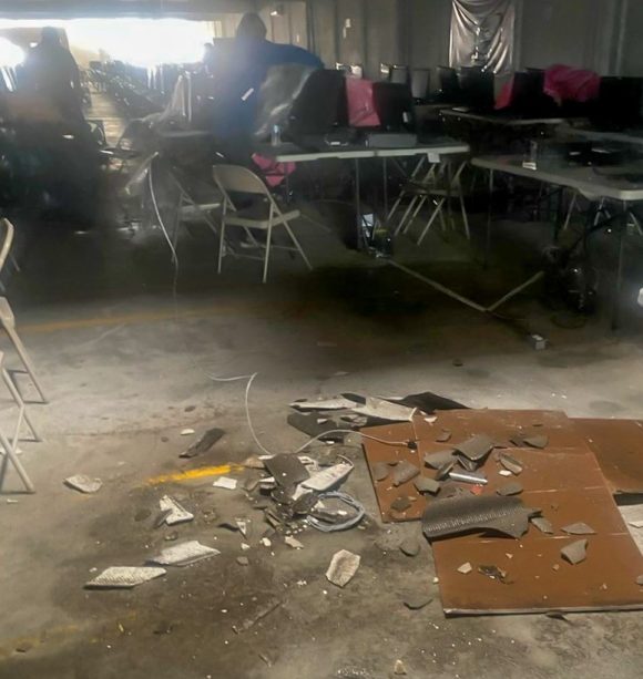 Instalaciones del IEE presenta afectaciones tras intensa lluvia; hay dos lesionados