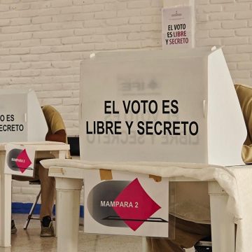 Ejercen su voto personas privadas de la libertad en el centro penitenciario de Puebla