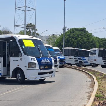 Transportistas acusan invasión de rutas Antorchistas y desquician avenida Las Torres