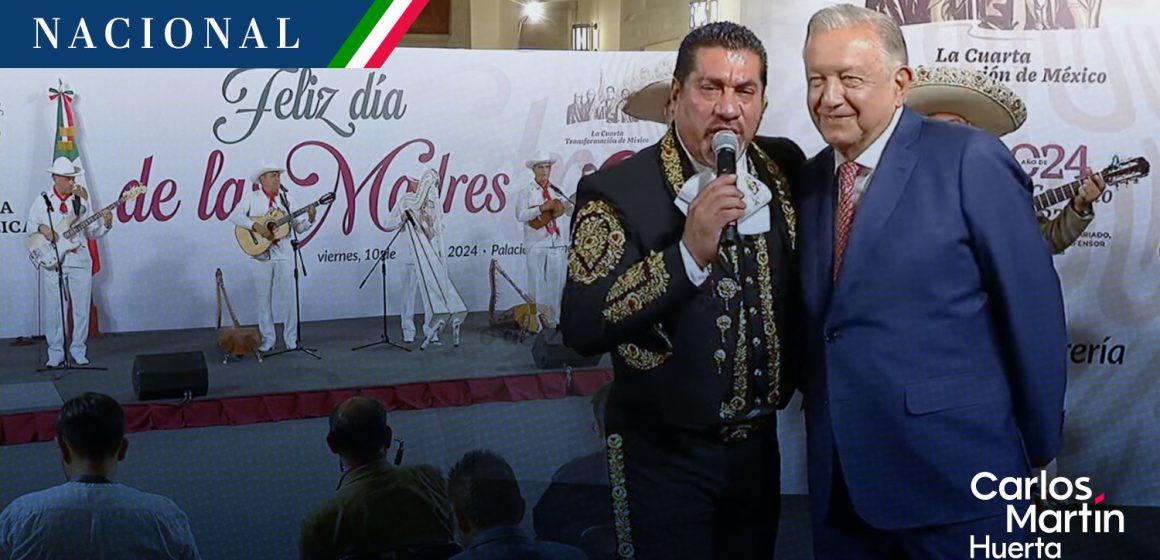 AMLO felicita a las madres de México