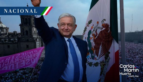 AMLO garantiza que estará izada la bandera en el Zócalo durante Marea Rosa   