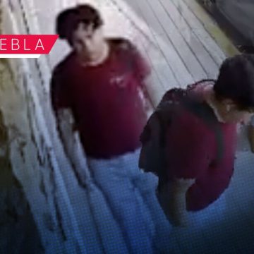 (VIDEO) Exhiben a sujeto por tocar lascivamente a joven en Puebla   