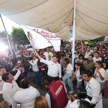 Previo al cierre de campaña, Armenta se reunió con miles de poblanas y poblanos