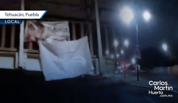 Aparecen narcomantas en contra de Tepole en Tehuacán; busca reelegirse