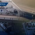 (VIDEO) Barcaza choca contra puente en Texas y provoca colapso de vía ferroviaria