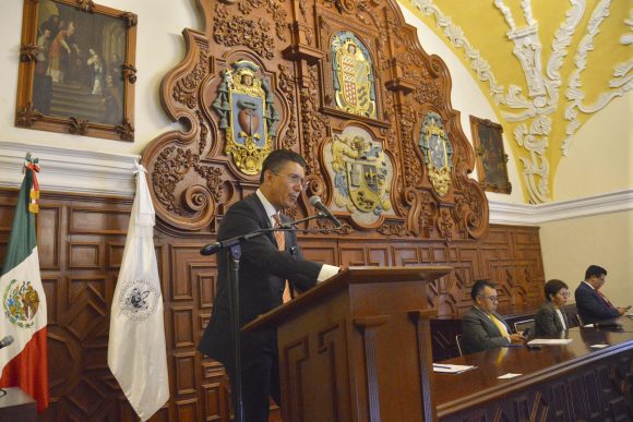 Presenta sus propuestas ante el Consejo Universitario el candidato a la alcaldía de Puebla por el Partido MC