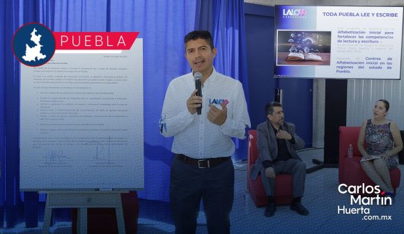 Eduardo Rivera firma el compromiso por una educación con rumbo