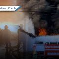 Explota fábrica de veladoras y provoca incendio en Texmelucan