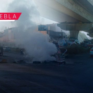 Familiares de desaparecido bloquean autopista México-Puebla por 5 horas