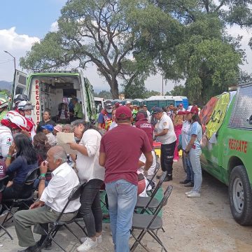 Viento derriba lona en evento de Morena en Xonacatlán, Edomex