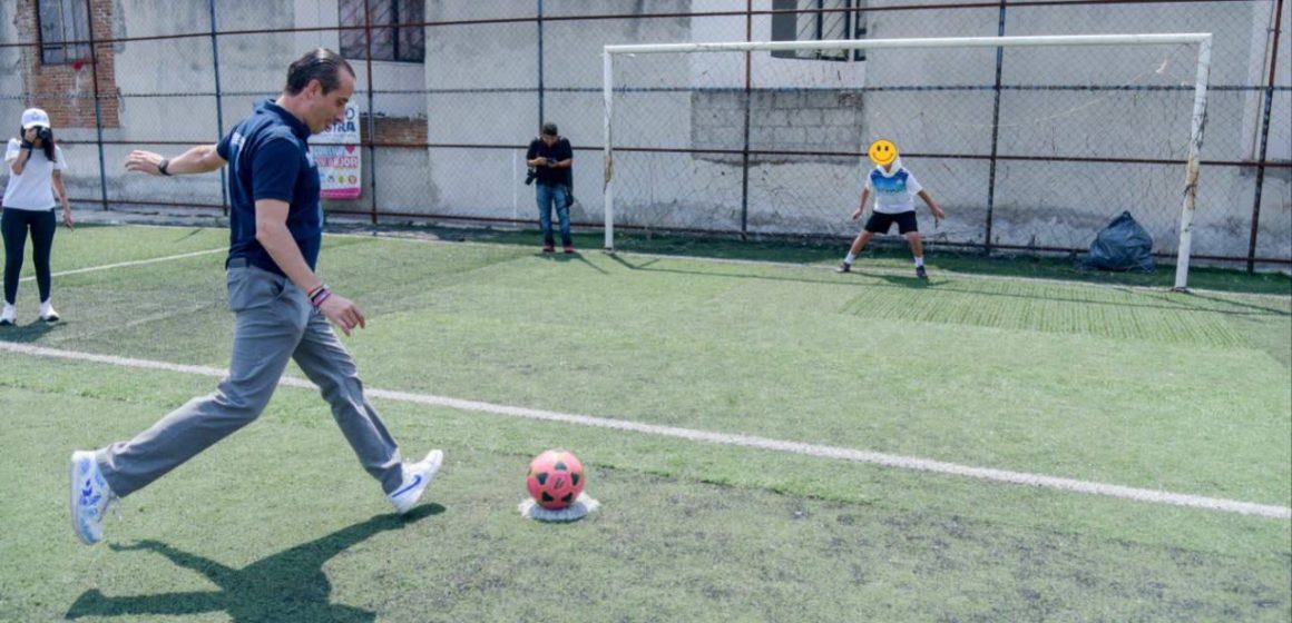 Mario Riestra y leyendas del Puebla presentan “Métele un gol a la drogadicción”