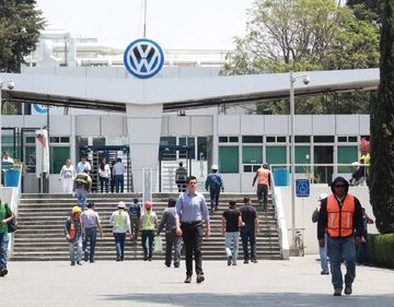 Coparmex y gobierno estatal preparan estrategia de vinculación laboral para extrabajadores de Volkswagen