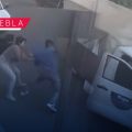 Trabajadores de Pinturas Von Riegen asaltan a chica en Momoxpan