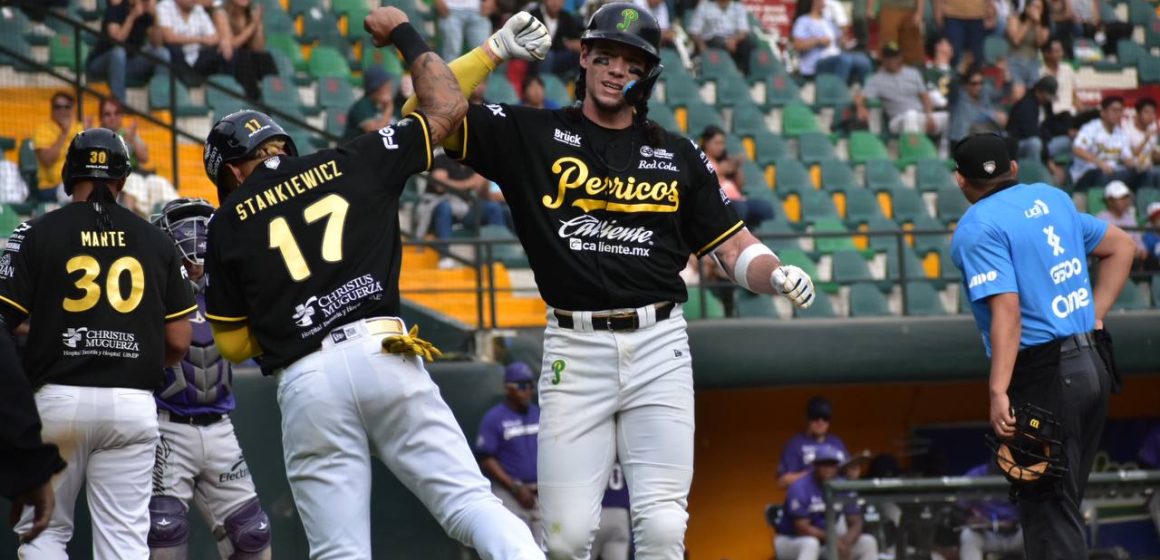 Los Pericos apalearon a los Conspiradores y se quedaron con la serie en el Hermanos Serdán