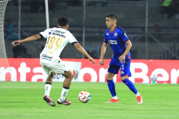 El Cruz Azul tomó ventaja ante los Pumas, le salió barato a los Universitarios