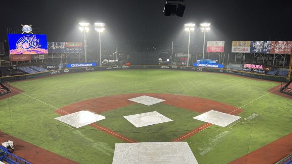 La lluvia se hizo presente en el Parque Panamericano, suspendido segundo juego entre Pericos y Charros