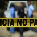 Localizan a 2 hombres ejecutados dentro de una camioneta en barranco de Acatlán de Osorio