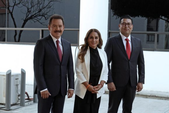 Se realiza debate entre aspirantes al Senado