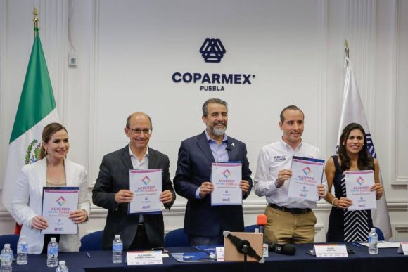 Mario Riestra firma acuerdo con Coparmex por una Puebla con desarrollo inclusivo