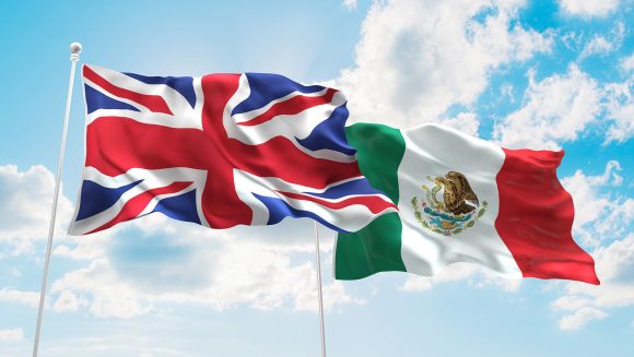 Cesan al embajador británico en México tras apuntar con un arma a un empleado