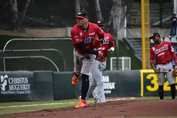 Los Piratas de Campeche rescataron el tercer juego de la serie ante los Pericos