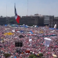 “Marea Rosa” exige respeto a la democracia en el zócalo de la Ciudad de México