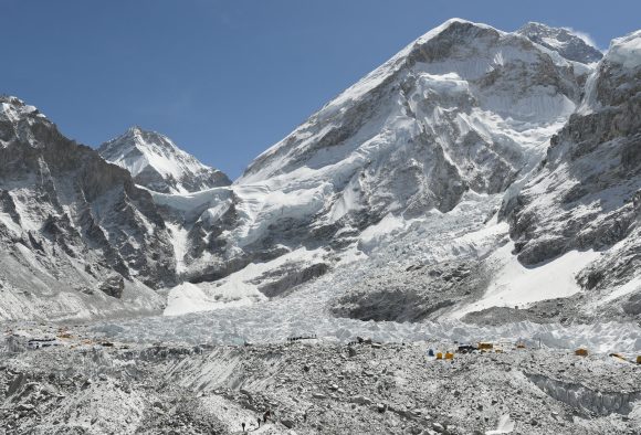 El deshielo del Everest deja al descubierto cadáveres de montañistas