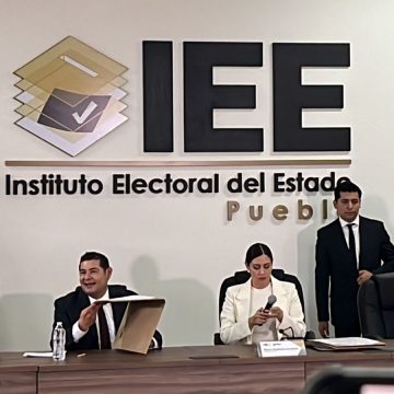 Recibe Alejandro Armenta Mier constancia de mayoría como gobernador electo de Puebla