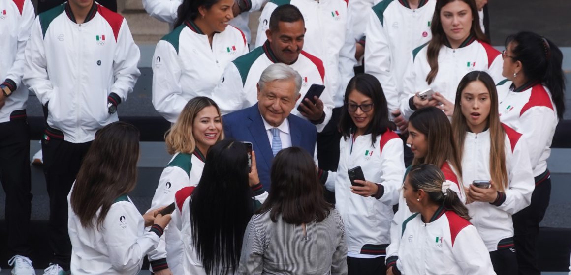 AMLO abandera delegación mexicana rumbo a Juegos Olímpicos París 2024