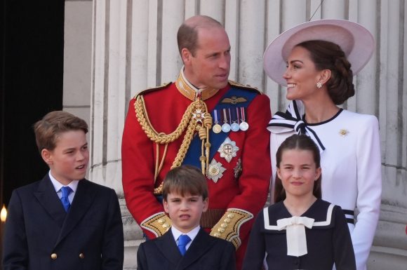 Princesa Kate reaparece en el Trooping the Colour